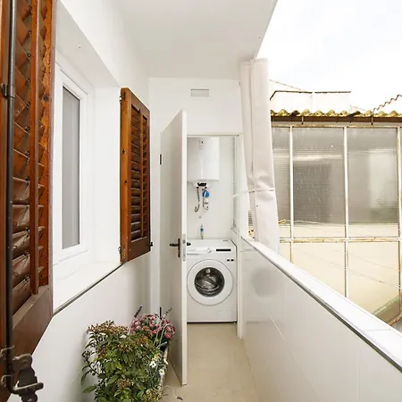 Apartment De Tres En Girona