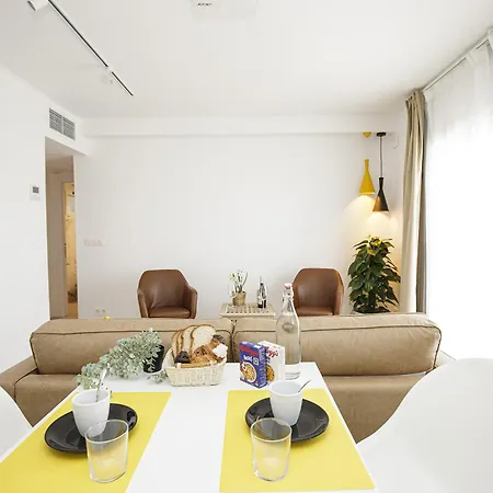 De Tres En Apartment Girona