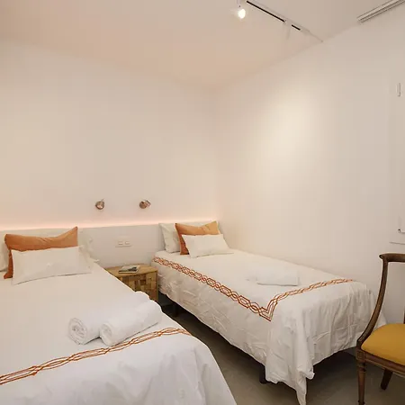 Apartment De Tres En Girona