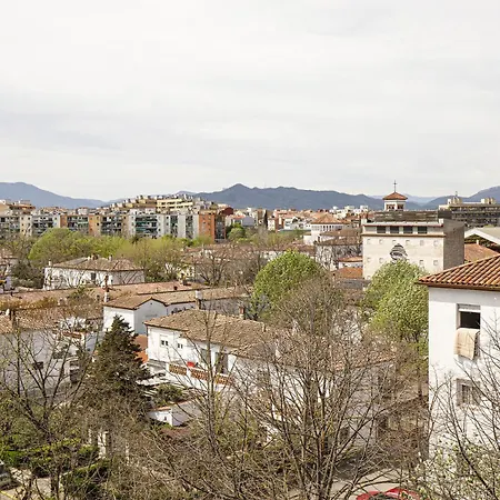 De Tres En Girona